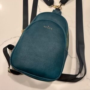 🎁✨NWOT Kedzie Teal Crossbody Bag / Backpack with TWO Straps
